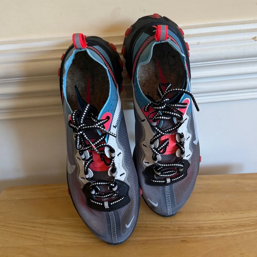 NIKE REACT ELEMENT 87 BLUE CHILL SOLAR RED MENS AQ1090 006 Size 8‎